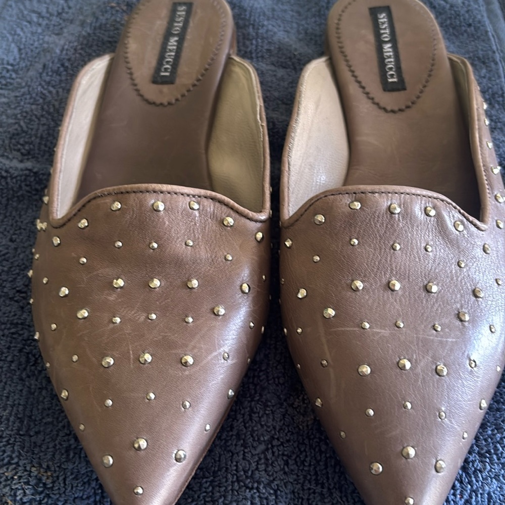 Sesto Meucci Taupe Studded Flats Sz 7.6